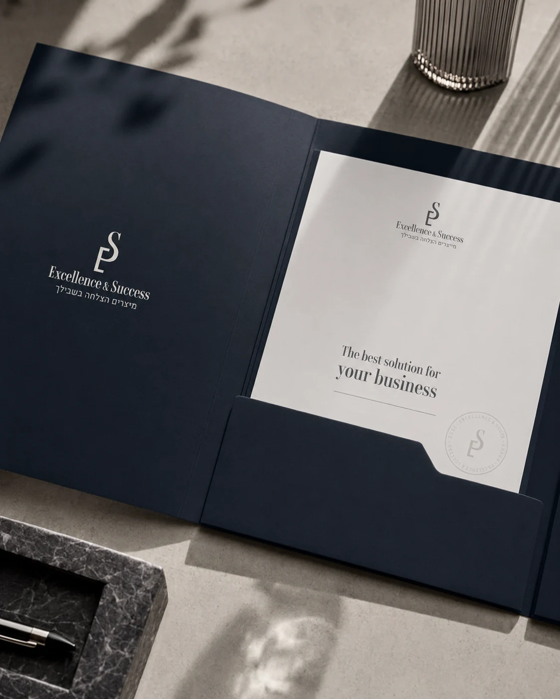 תיקיית מסמכים וניירת ממותגת של Excellence & Success